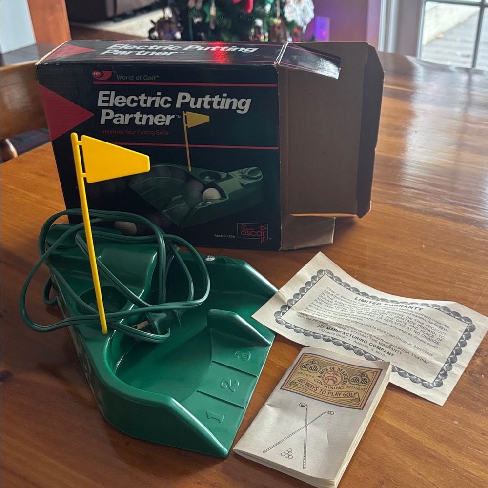 World of golf, electric, putting partner